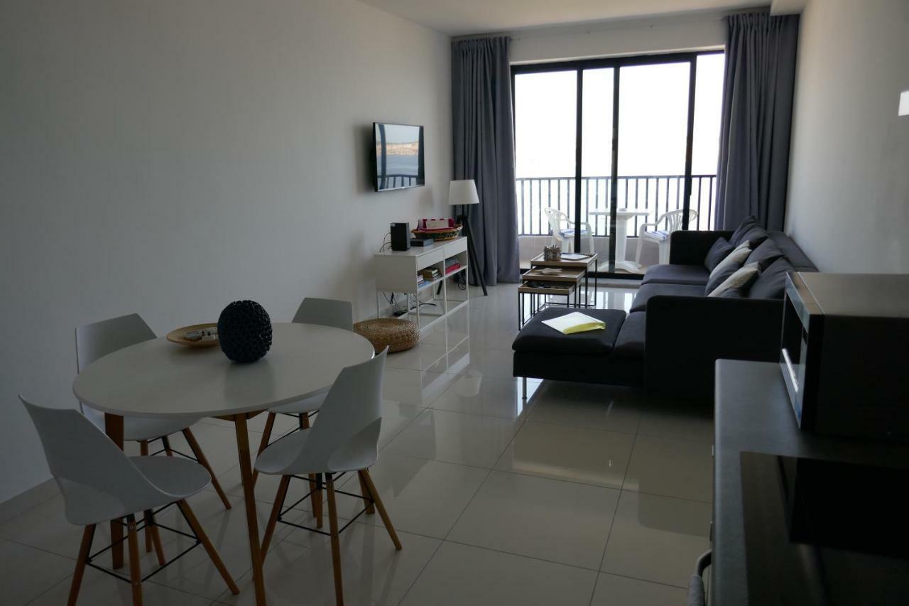 Appartamento Calypso Court Mellieħa Esterno foto