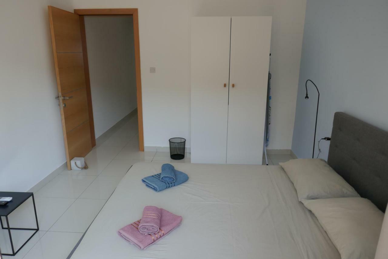Appartamento Calypso Court Mellieħa Esterno foto