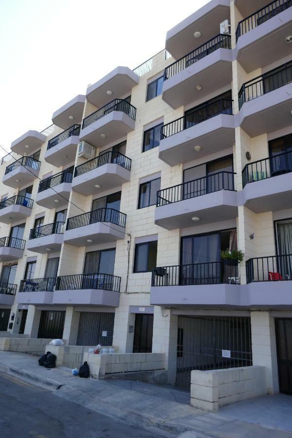 Appartamento Calypso Court Mellieħa Esterno foto